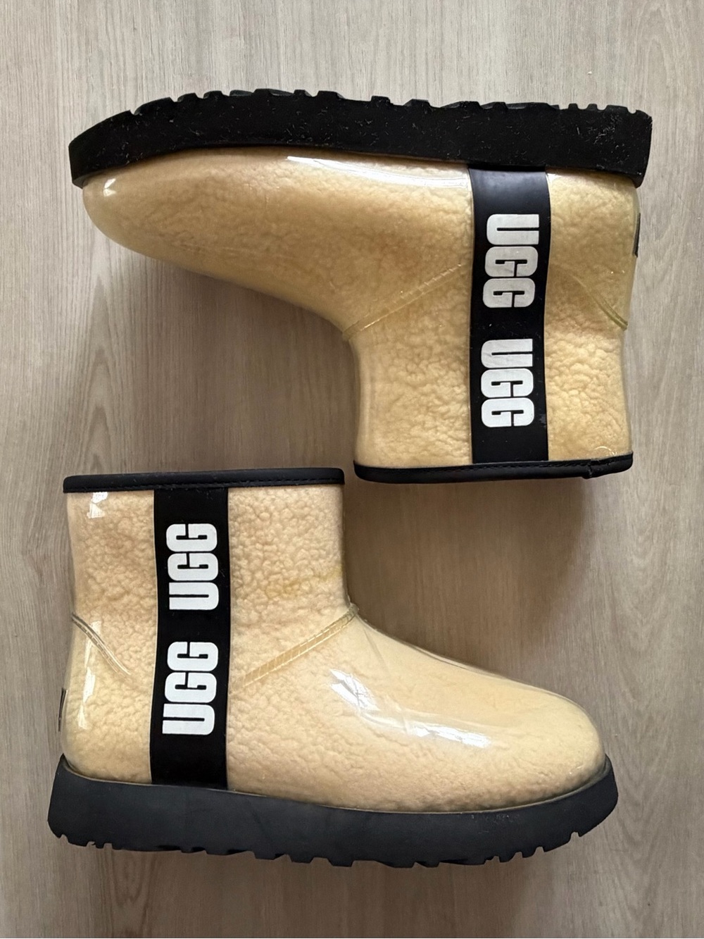 UGG Classic Clear Mini Natural Black Waterproof Boots Womens Sz 7